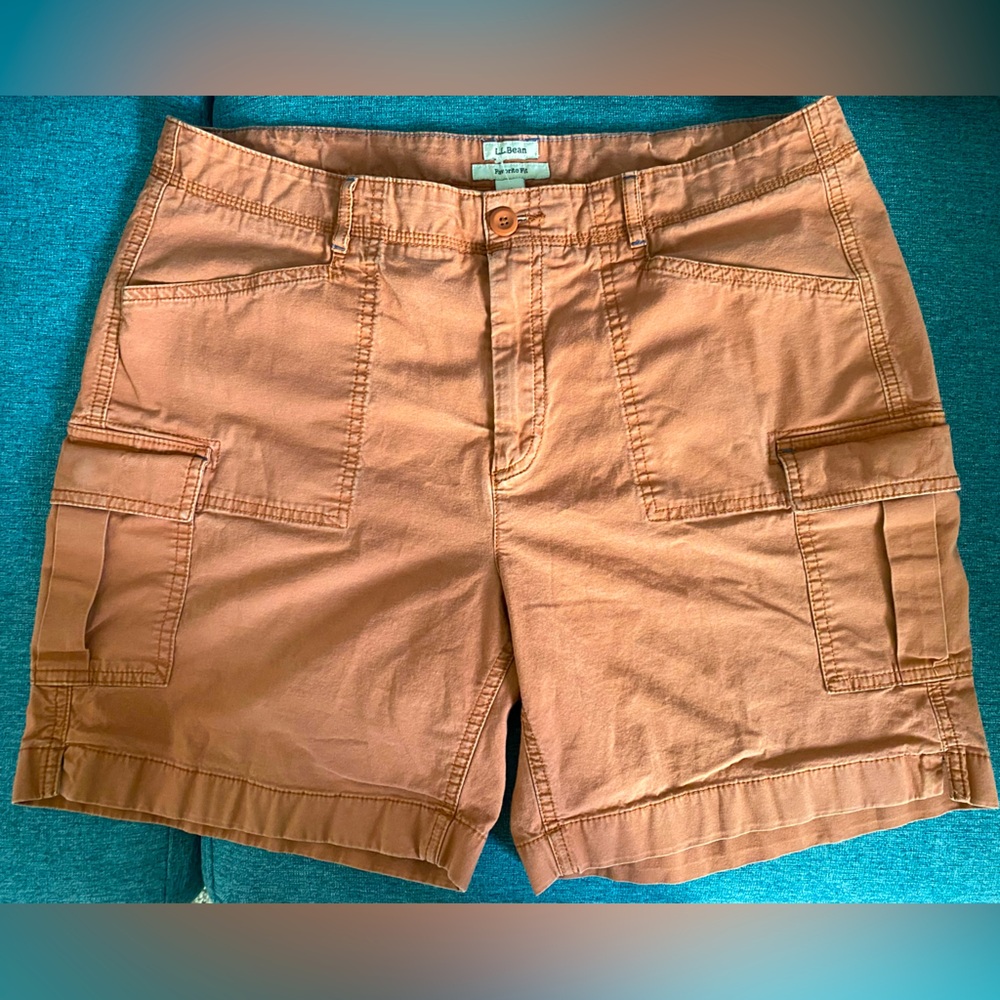 L.L. Bean Tan Cargo Shorts Classic Style